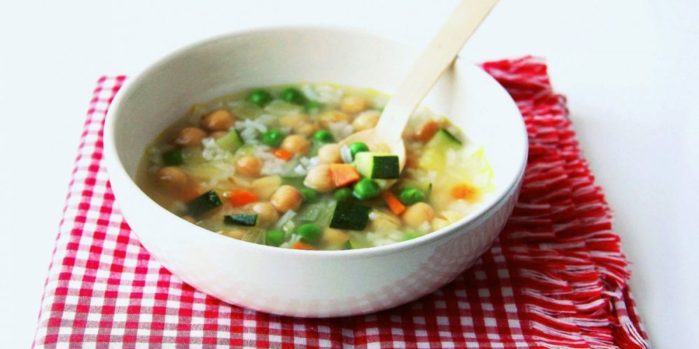 Sopa d’arròs amb verdures i cigrons